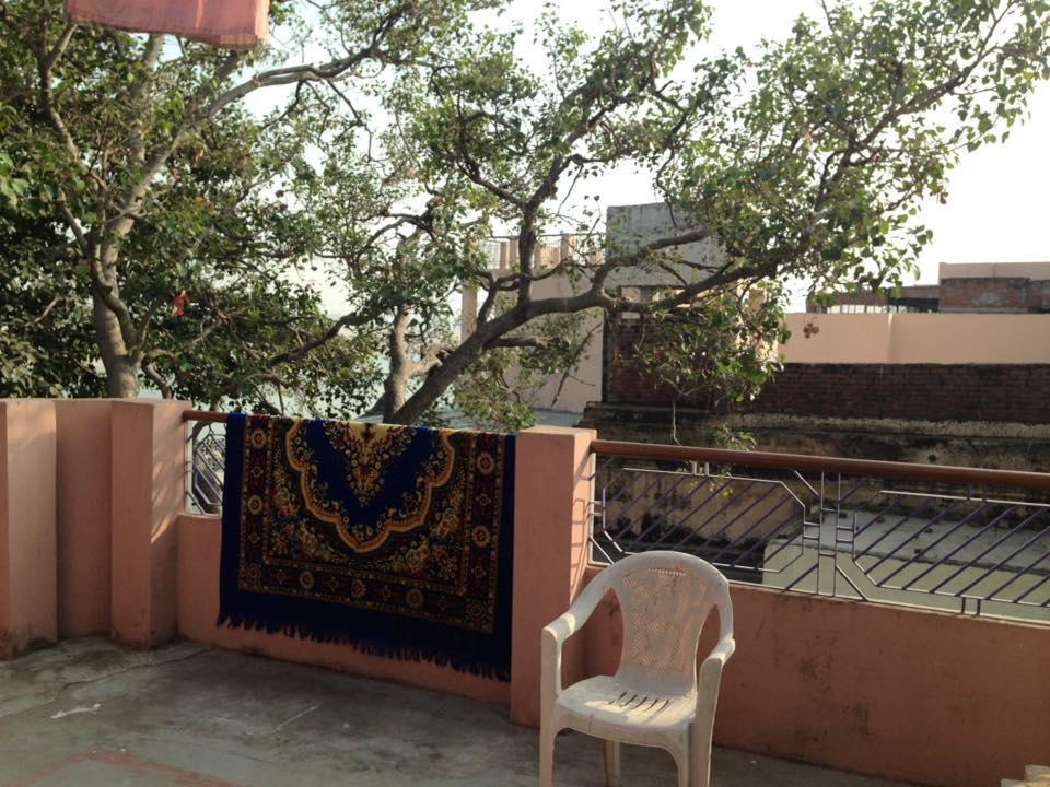 ורנאסי Paradise Inn Guest House מראה חיצוני תמונה