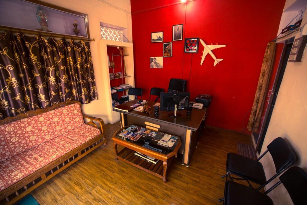 ורנאסי Paradise Inn Guest House מראה חיצוני תמונה