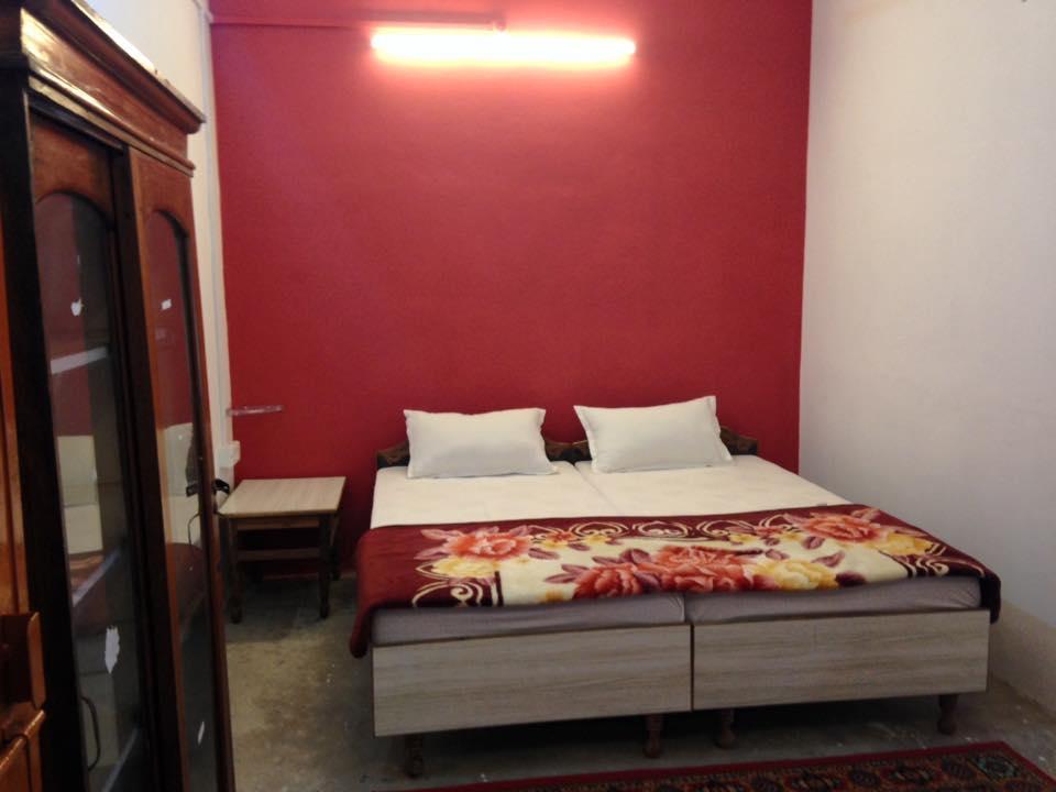 ורנאסי Paradise Inn Guest House מראה חיצוני תמונה