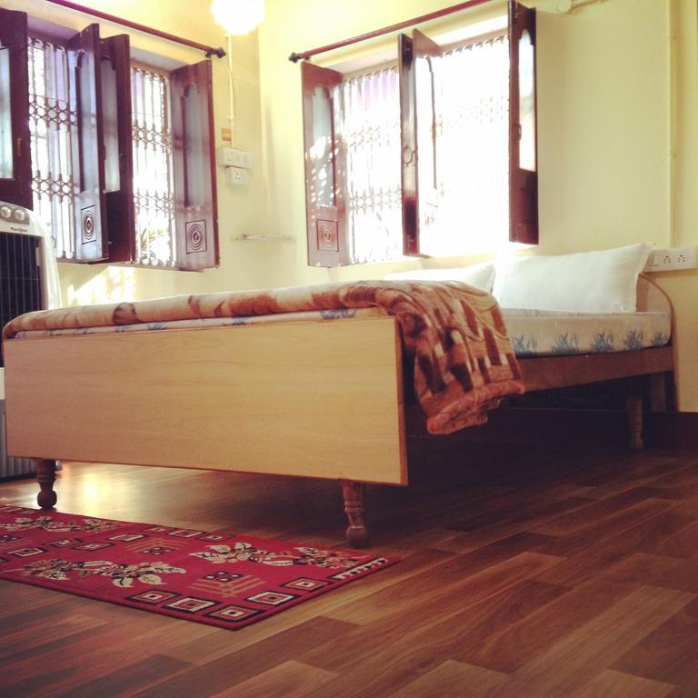 ורנאסי Paradise Inn Guest House מראה חיצוני תמונה